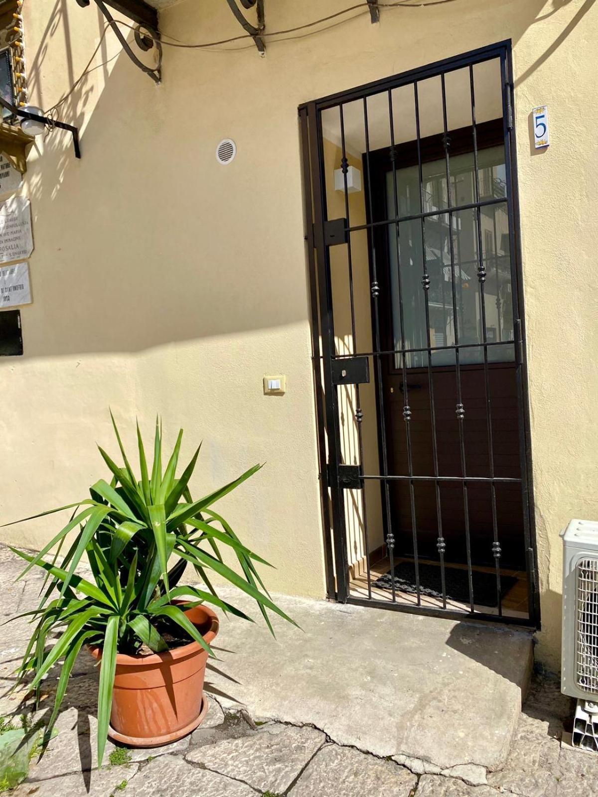 Ferienwohnung Il Conte Tasso Palermo Exterior foto